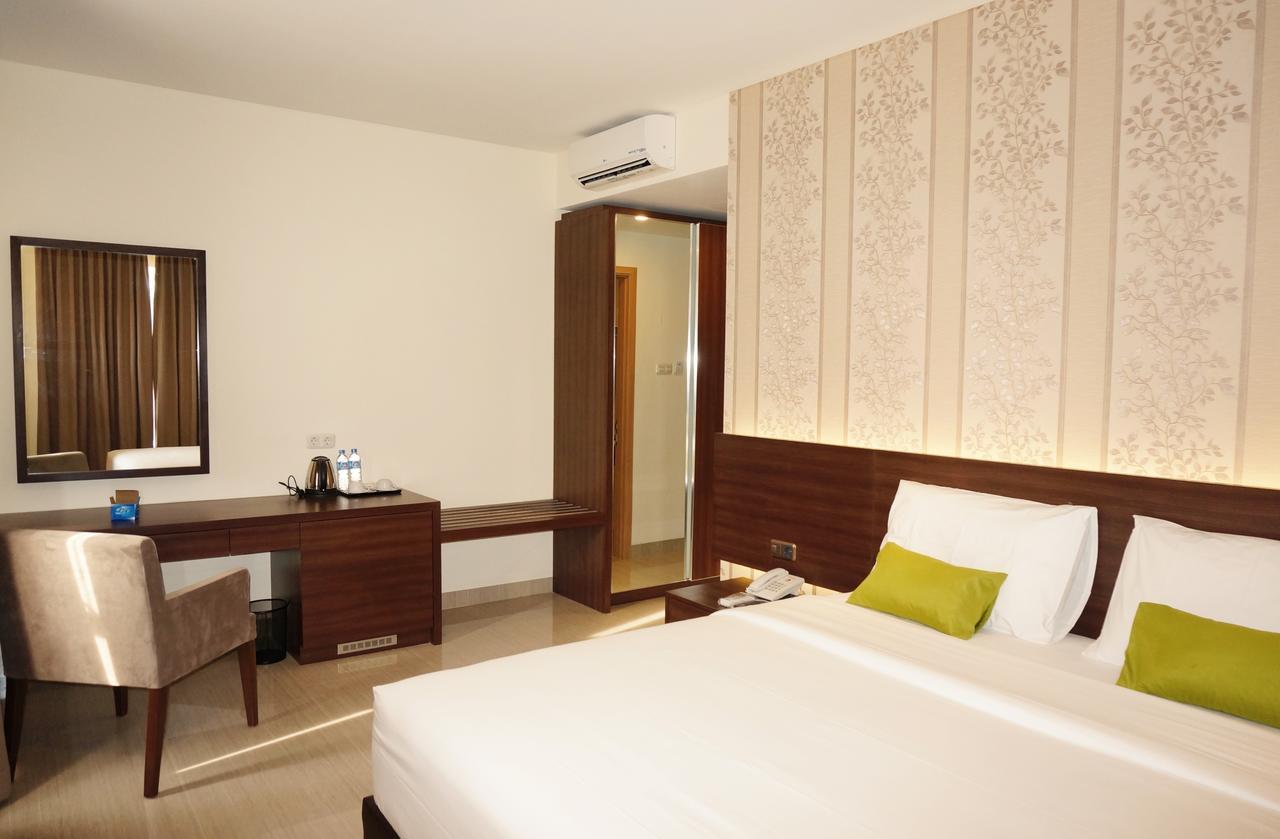 Green Eden Hotel Manado Zewnętrze zdjęcie