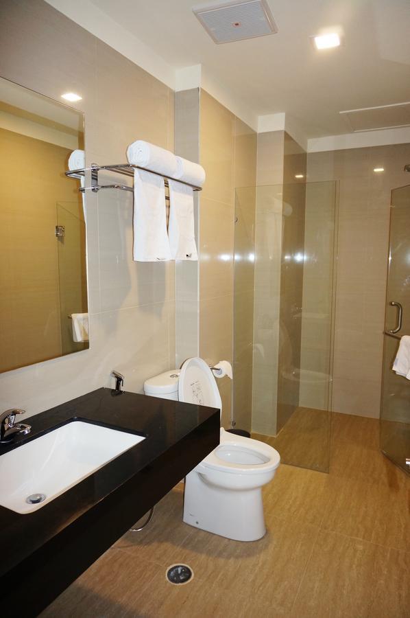 Green Eden Hotel Manado Zewnętrze zdjęcie