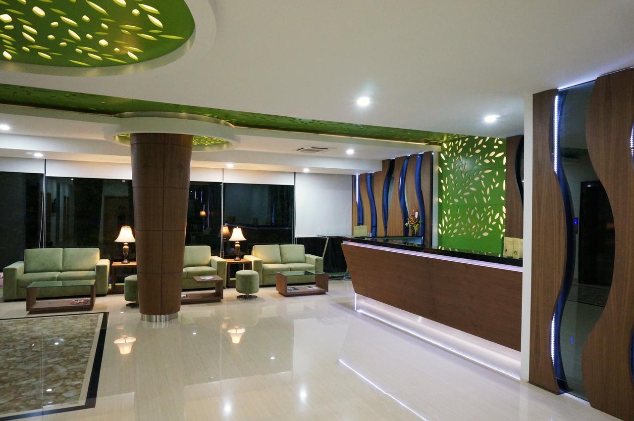 Green Eden Hotel Manado Zewnętrze zdjęcie
