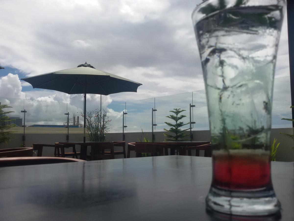 Green Eden Hotel Manado Zewnętrze zdjęcie