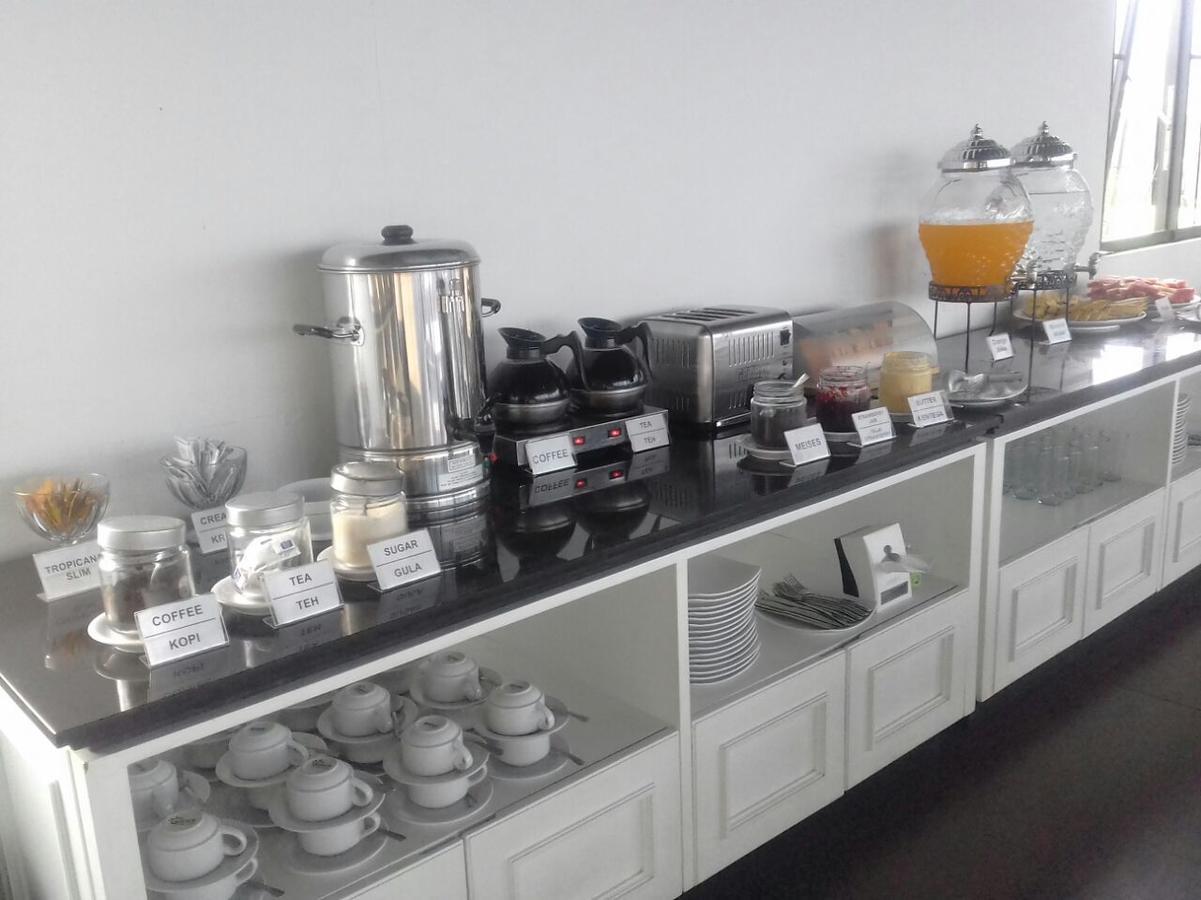 Green Eden Hotel Manado Zewnętrze zdjęcie